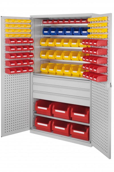 Großraumschrank Modell 34 RAL 7035 1950 x 1130 x 590 mm. Türinnenseite: ®RasterPlan Schlitz-/Lochplatten 3 Schubladen mittig inklusiv Lagersichtkasten 6 x Größe 2 21 x Größe 5 7 x Größe 6 50 x Größe 7 32 x Größe 8.