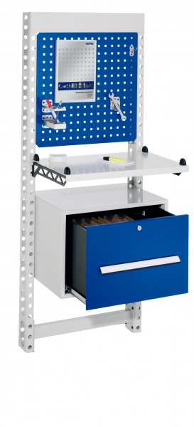 ErgoPlus Steharbeitsplatz H 1650 x B 670 mm RAL 7035/5010. Wandmodul einseitig ausgestattet mit: Infoleiste Infotafel Ablageboden 650 mm breit Schublade für Hängemappen 400 x 570 x 400 mm.